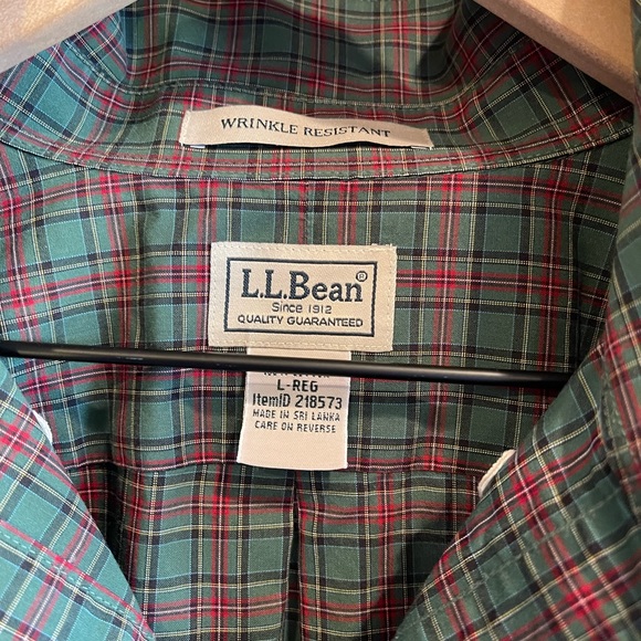 L.L. Bean SZ L Red and Green Holiday Plaid Shirt! - Picture 3 of 11